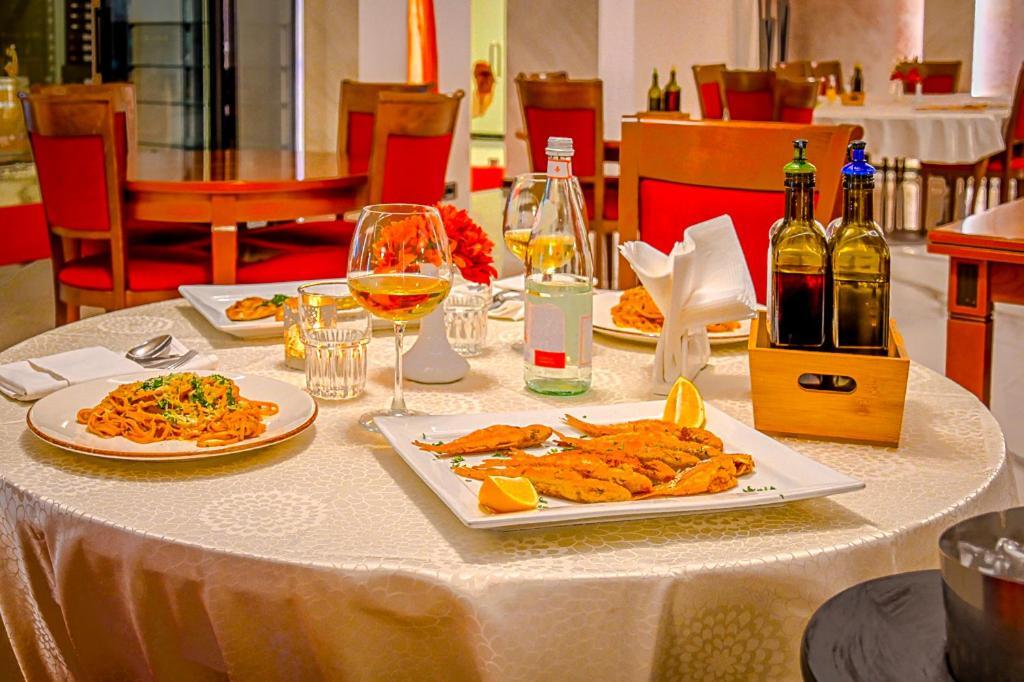 Hotel Vivas Дуррес Екстер'єр фото