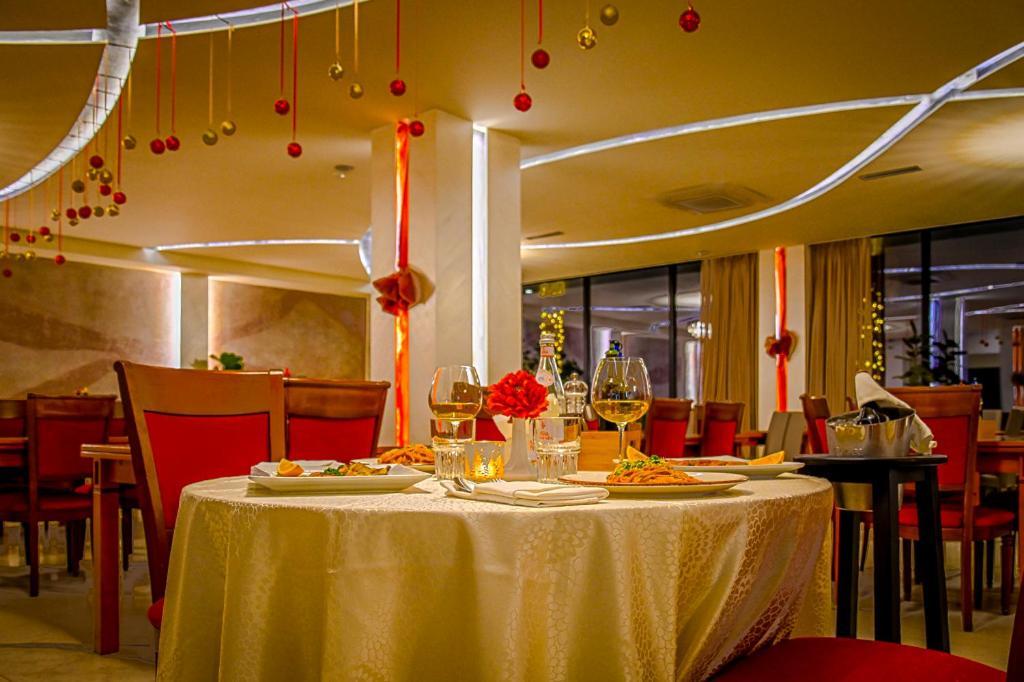 Hotel Vivas Дуррес Екстер'єр фото