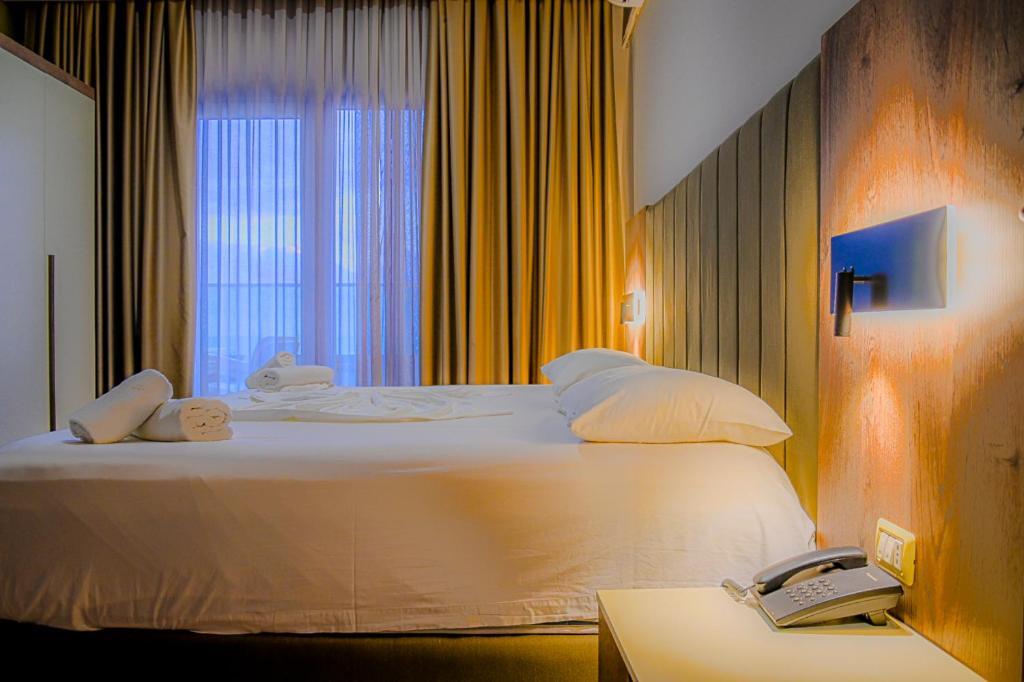 Hotel Vivas Дуррес Екстер'єр фото