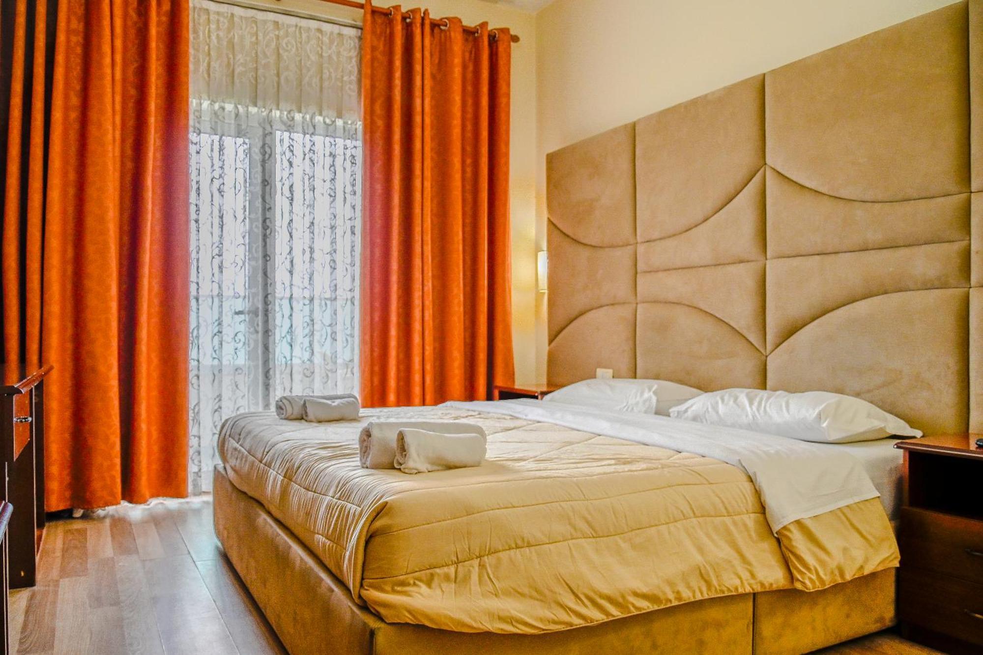 Hotel Vivas Дуррес Екстер'єр фото