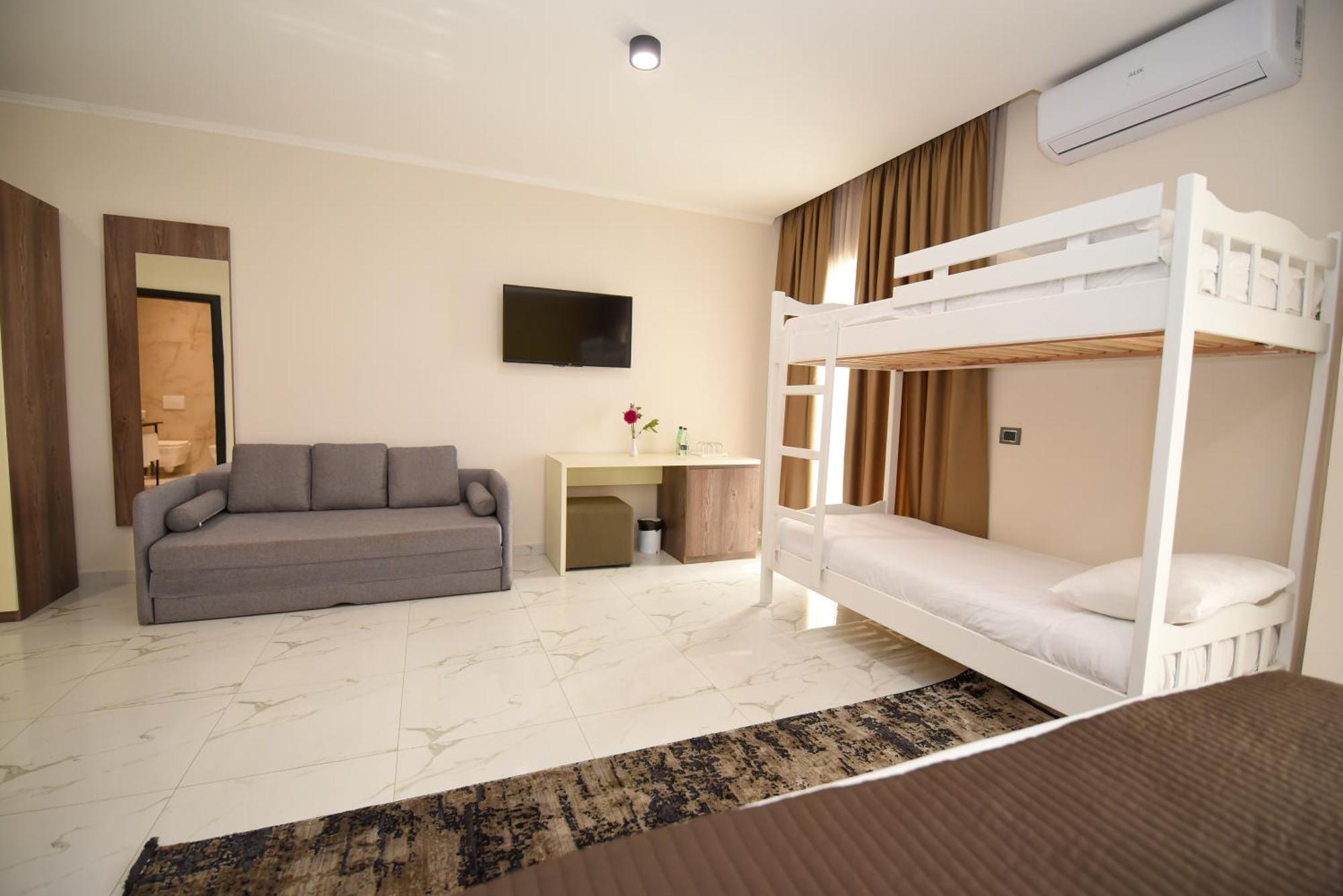 Hotel Vivas Дуррес Екстер'єр фото