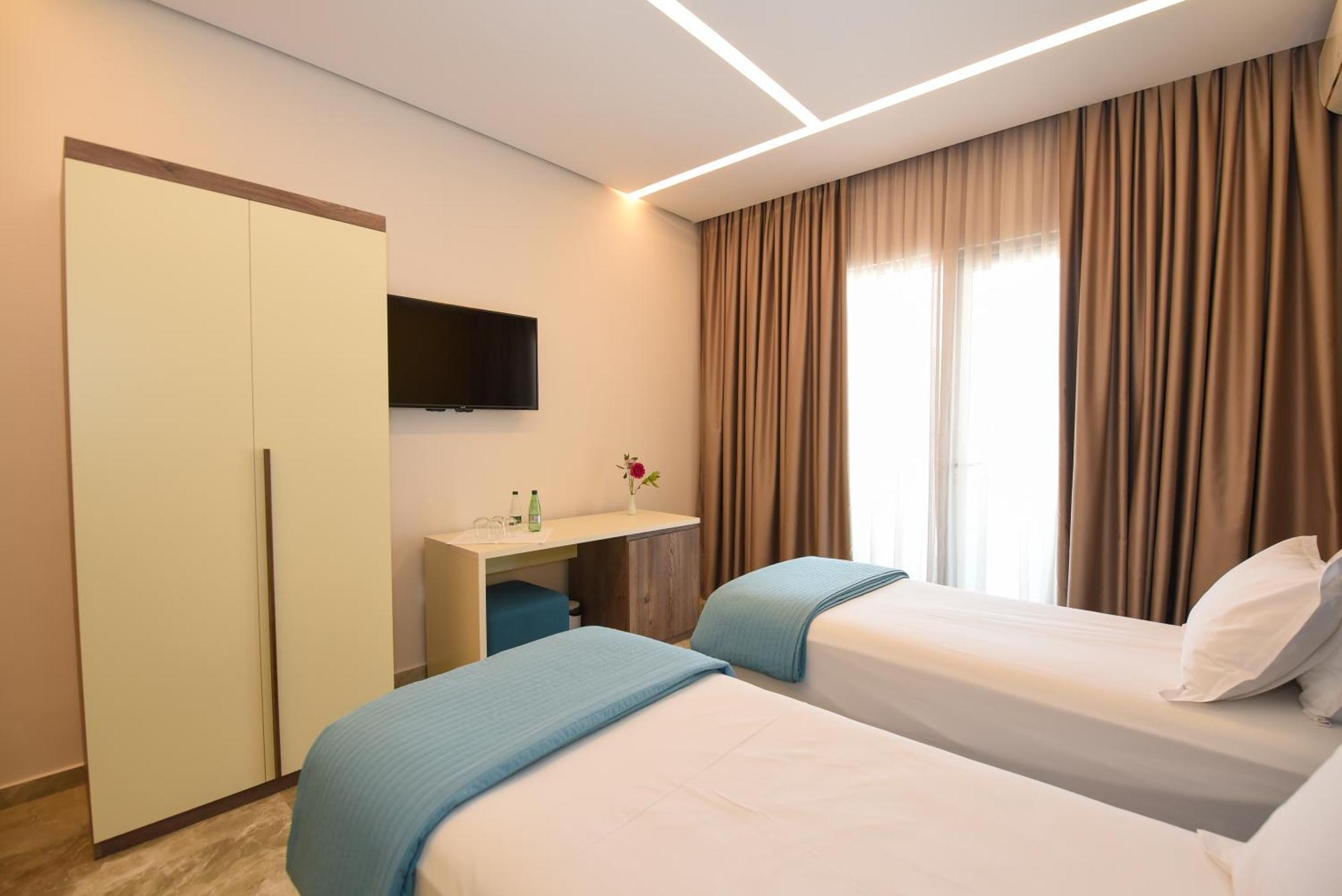 Hotel Vivas Дуррес Екстер'єр фото