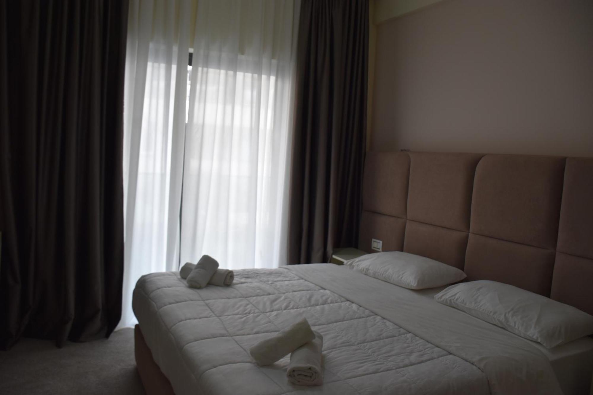 Hotel Vivas Дуррес Екстер'єр фото