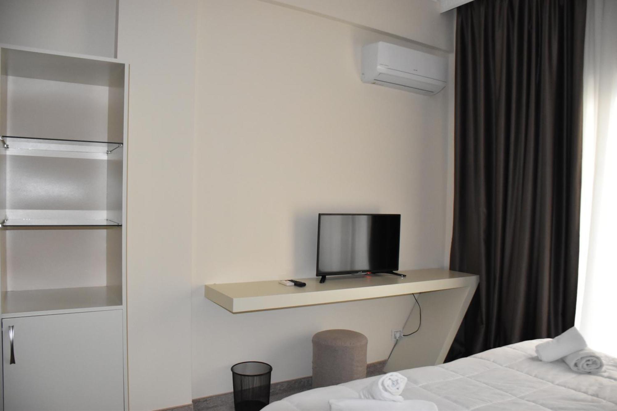 Hotel Vivas Дуррес Екстер'єр фото