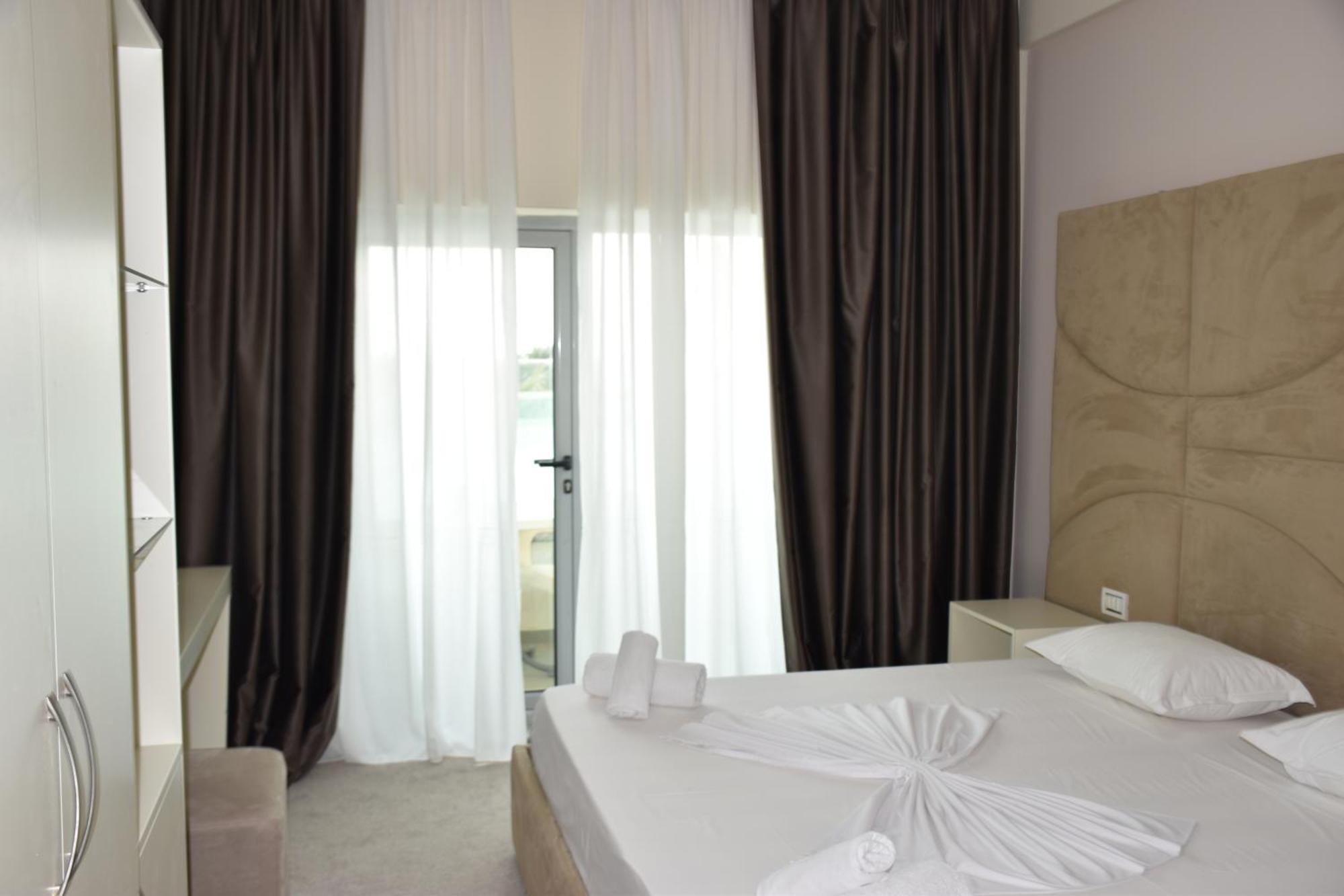 Hotel Vivas Дуррес Екстер'єр фото