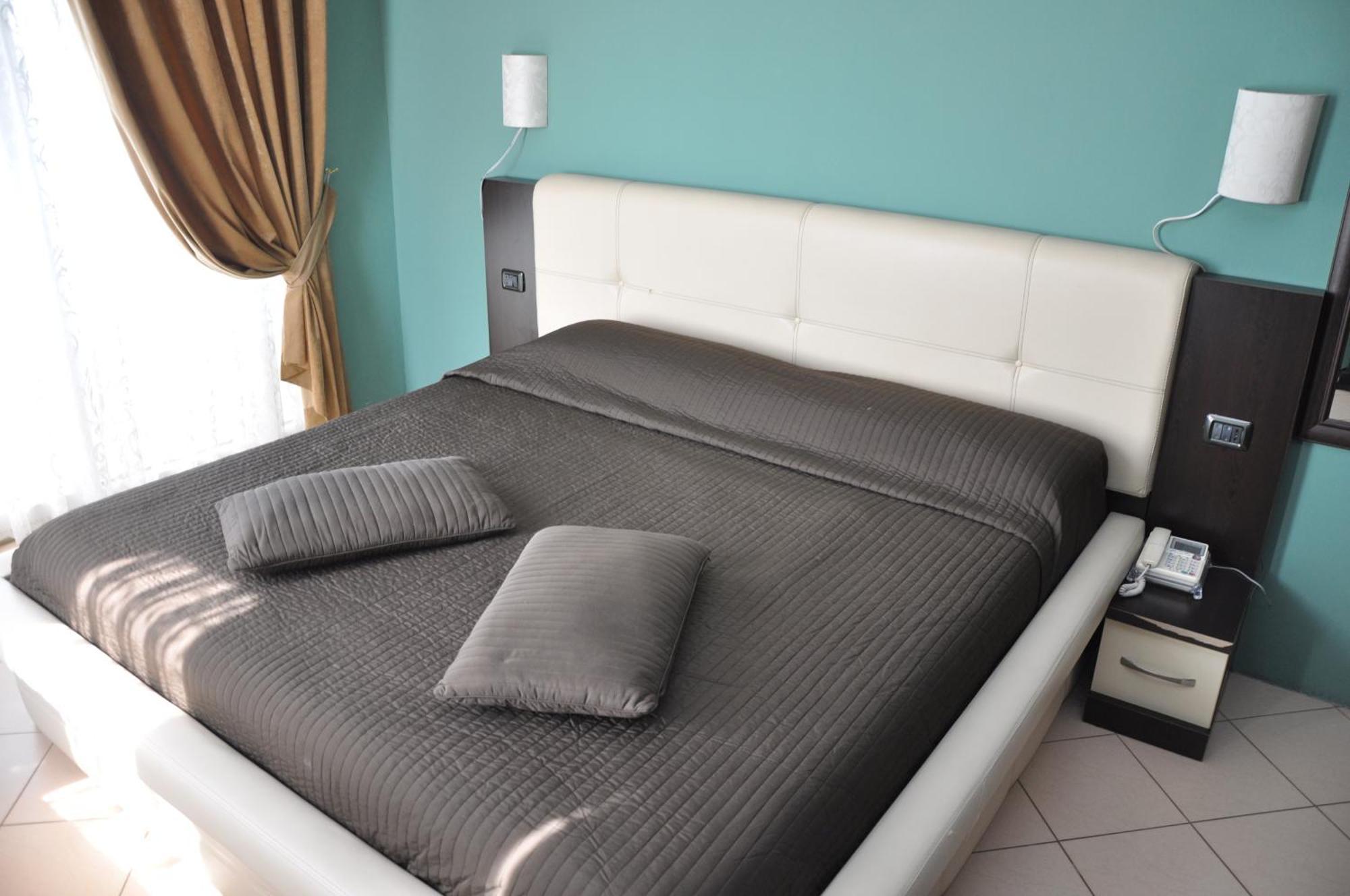Hotel Vivas Дуррес Екстер'єр фото
